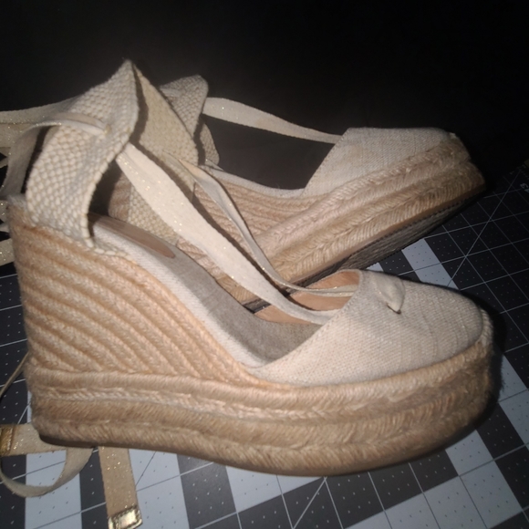 Coach Canvas Wedges GUC - Picture 5 of 11